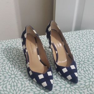 Banana Republic Madison 12-Hour Pump